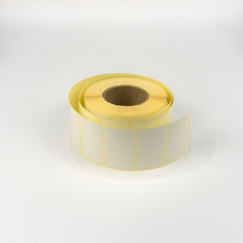 Термотрансферные этикетки 43х25 мм, полуглянец, 1000 шт/р, 80 рул/коробка, диаметр втулки 40 мм (1,5 дюйма)