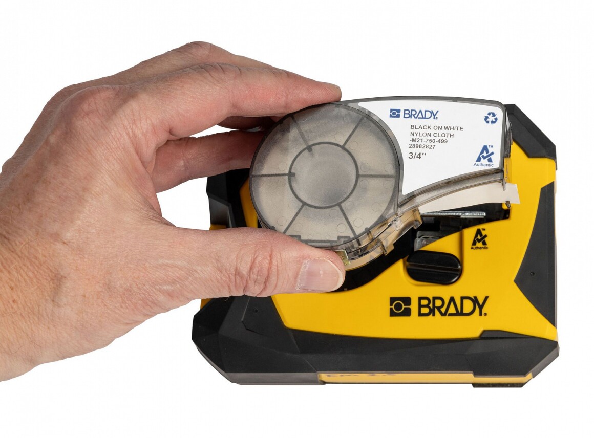Портативный ленточный принтер этикеток Brady M211 brd170381