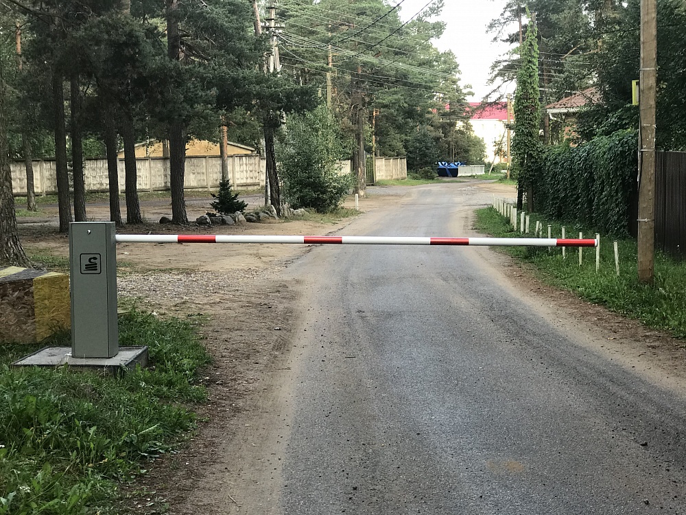 Шлагбаум электромеханический F4L