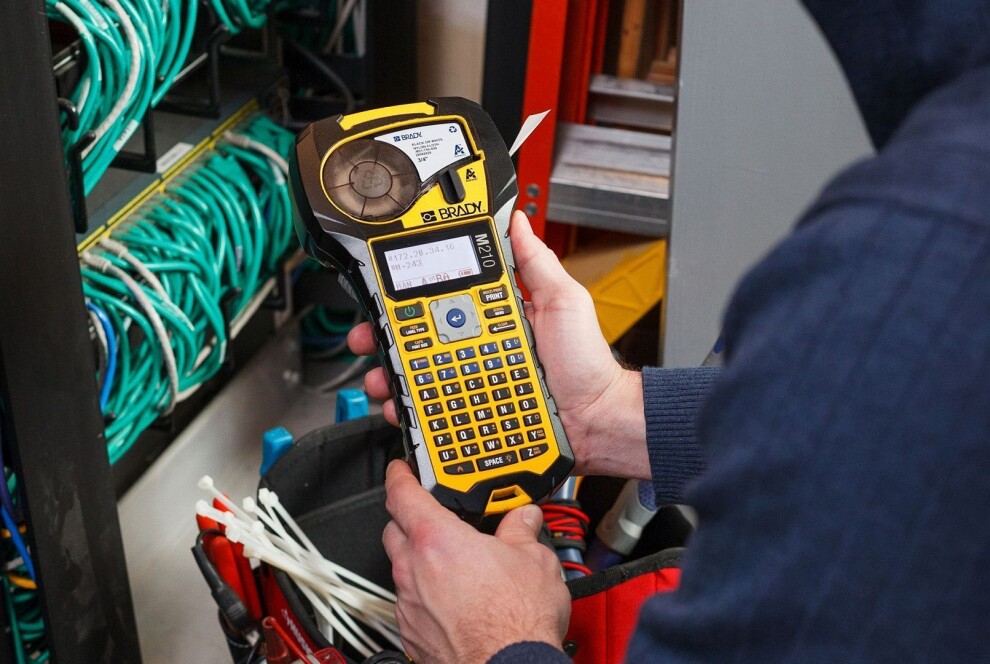 Ленточный принтер Brady M210 (ENG) комплект монтажника в кейсе